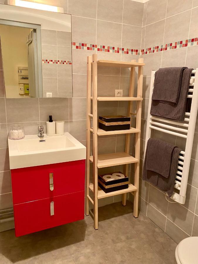 Newly Renovated Ground Floor Apartment Close To Thermes Bagnères-de-Luchon Exteriör bild